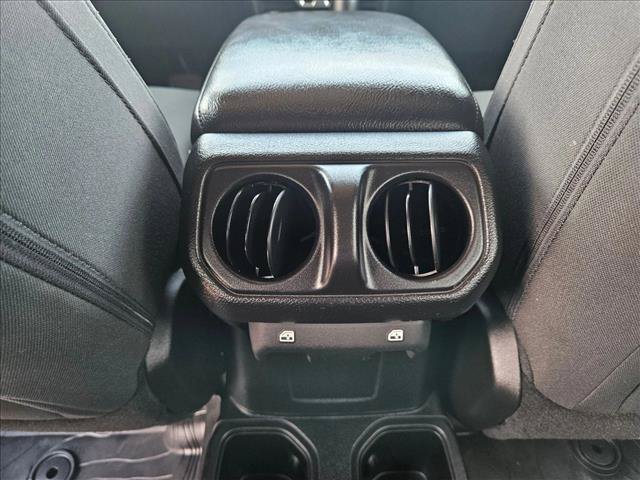 Used 2018 Jeep Wrangler Unlimited Sport S AWD/4WD image 16