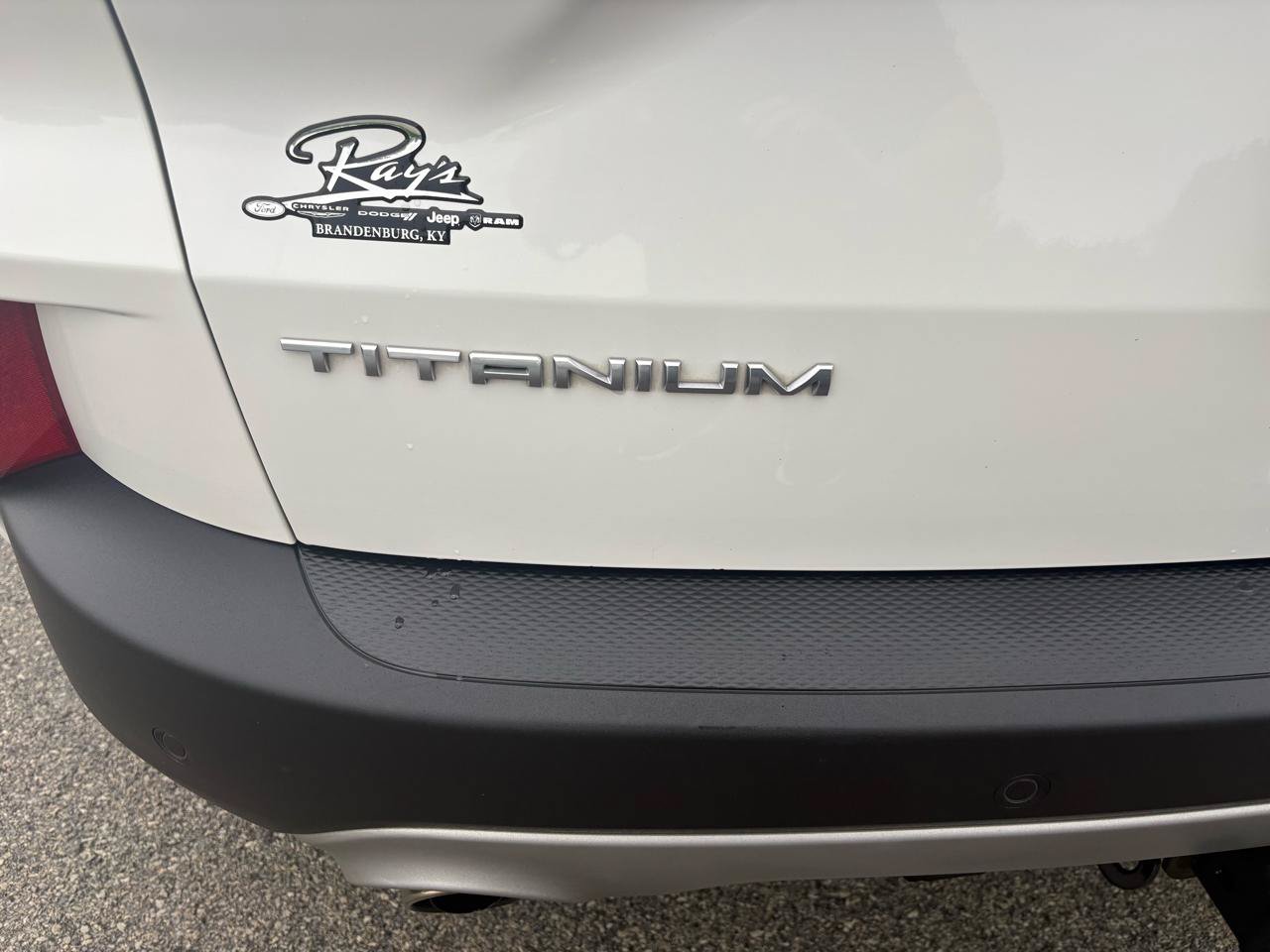 Certified 2022 Ford Escape Titanium w/ Class II Trailer Tow Package AWD/4WD image 9