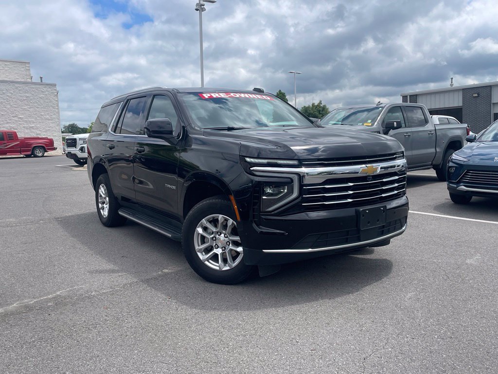 Used 2025 Chevrolet Tahoe LT RWD image 2