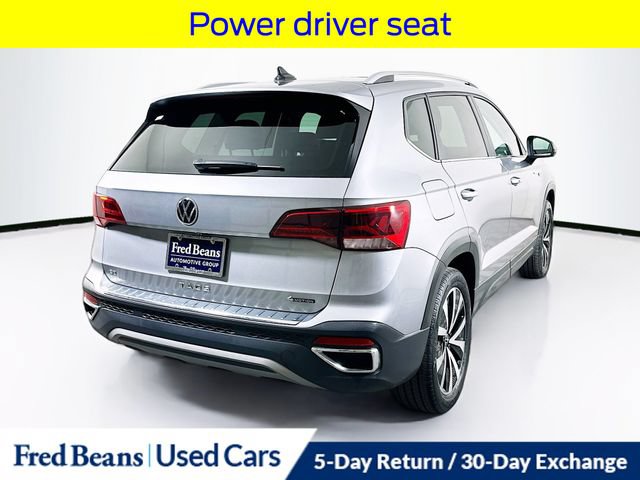 Used 2023 Volkswagen Taos SE w/ Panoramic Sunroof Package AWD/4WD image 9