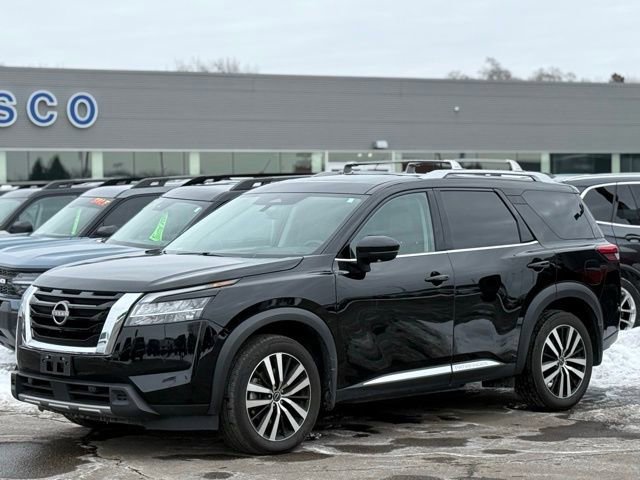 Used 2023 Nissan Pathfinder Platinum w/ Cargo Package video 2