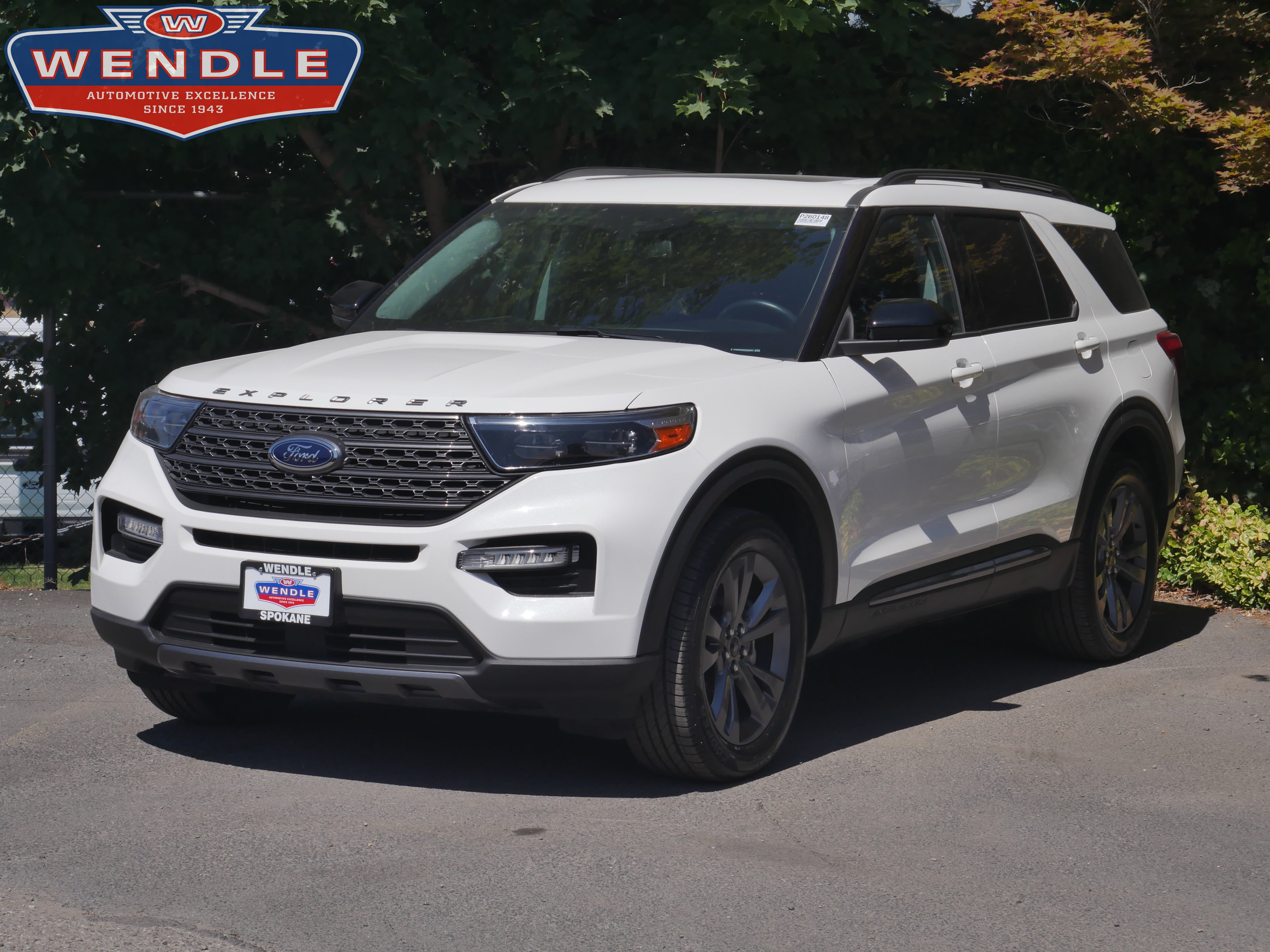 Certified 2023 Ford Explorer XLT w/ Equipment Group 202A AWD/4WD image 1