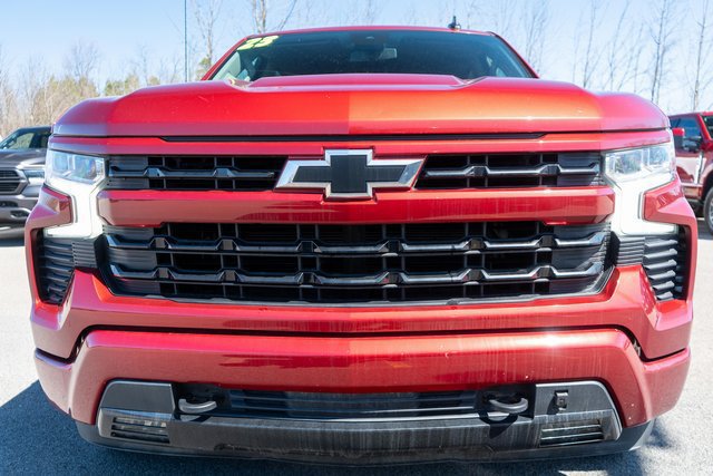 Used 2023 Chevrolet Silverado 1500 RST w/ Protection Package AWD/4WD image 3