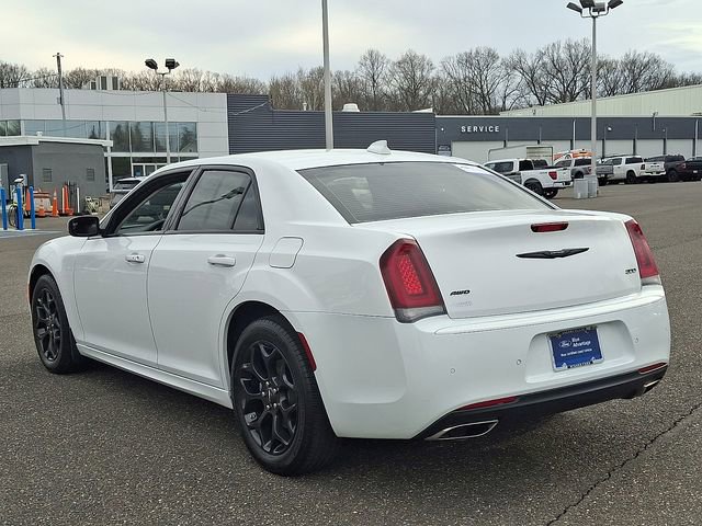 Used 2023 Chrysler 300 Touring L w/ Comfort Group AWD/4WD image 4