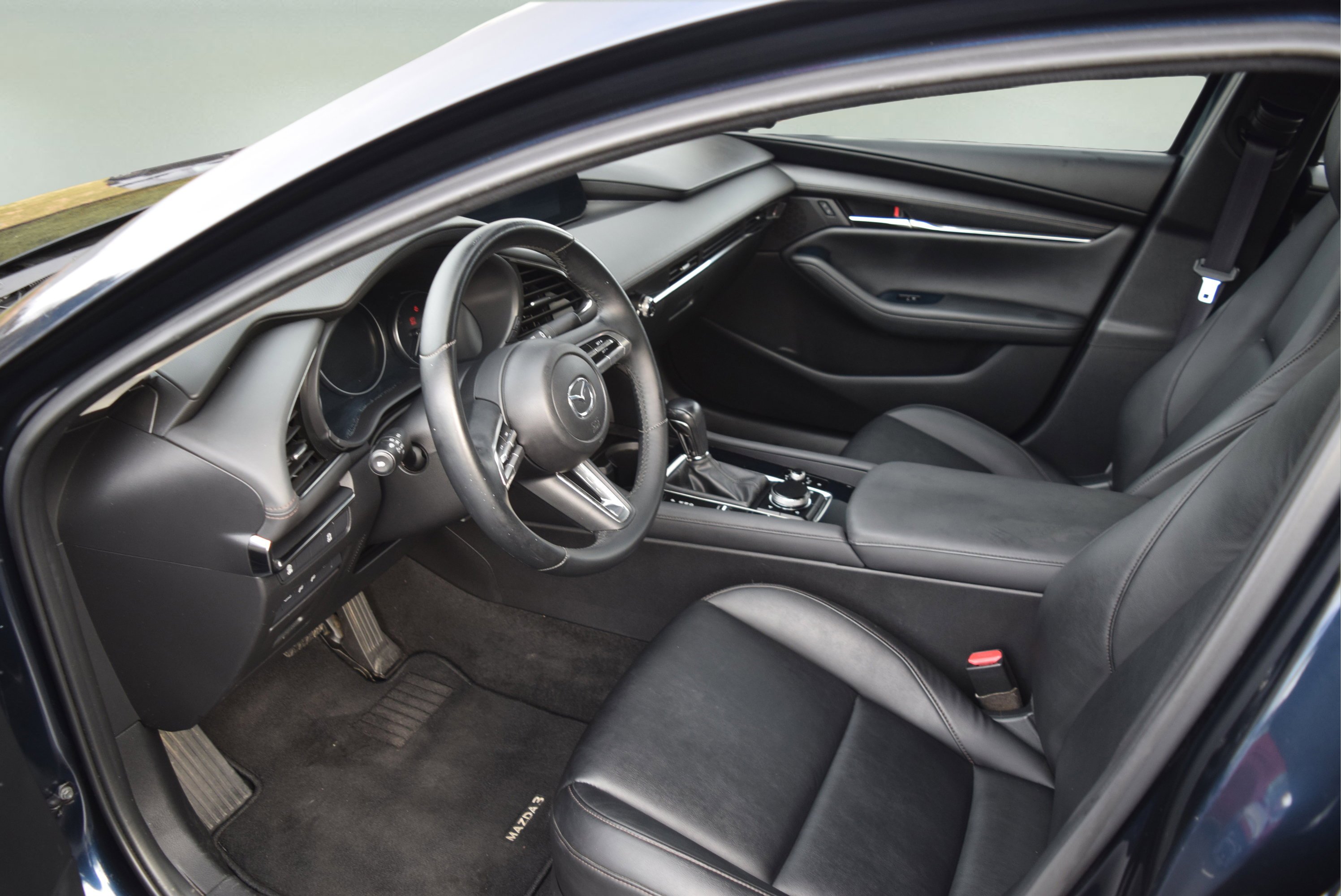 Used 2021 MAZDA MAZDA3 s image 9