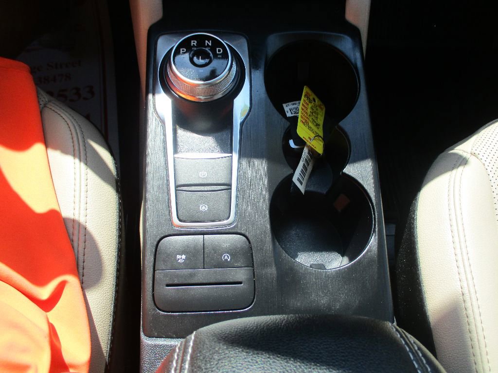 Certified 2022 Ford Escape SEL image 11