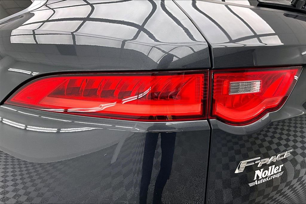 Used 2020 Jaguar F-PACE Prestige AWD/4WD image 30