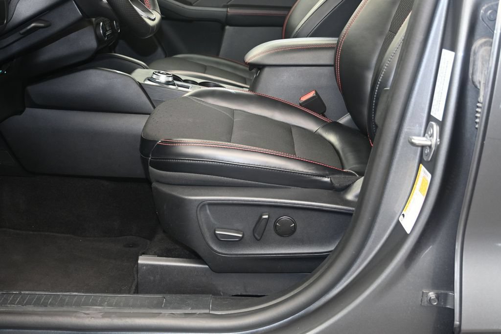 Certified 2025 Ford Escape ST-Line AWD/4WD image 21