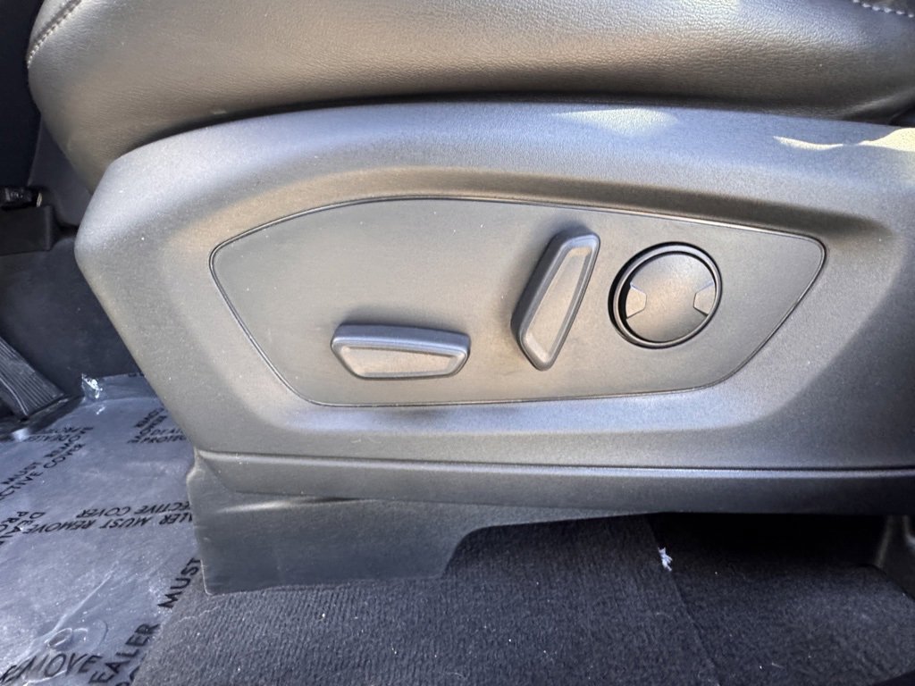 Certified 2022 Ford Explorer XLT w/ Equipment Group 202A image 19