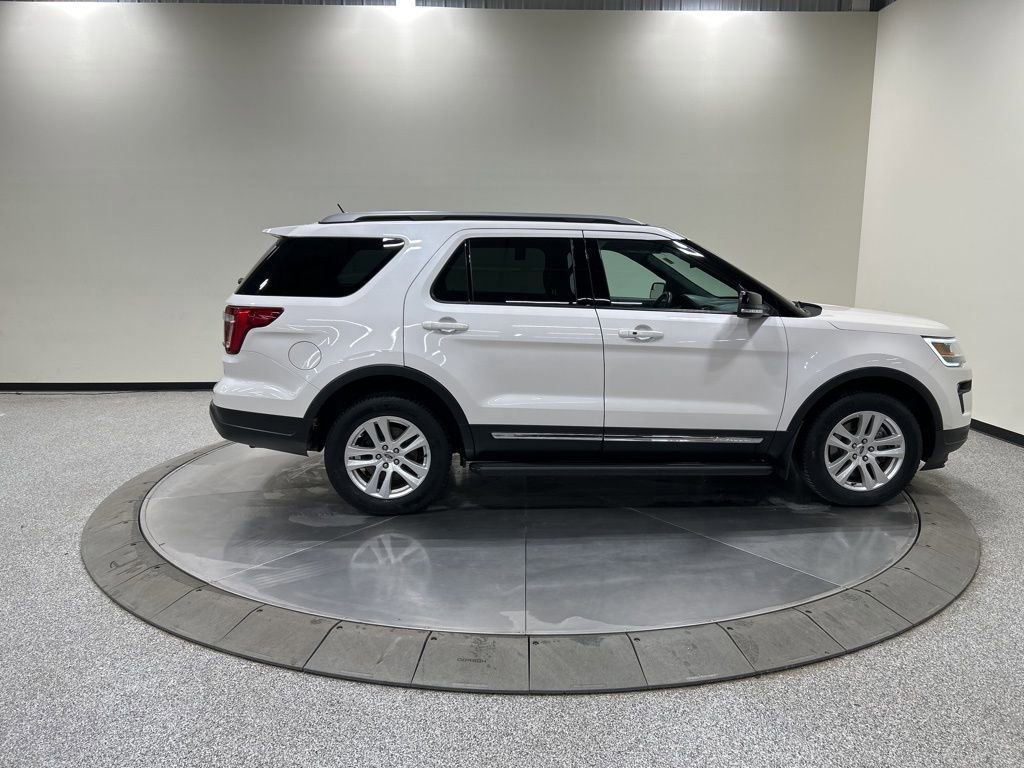 Certified 2018 Ford Explorer XLT w/ Equipment Group 202A image 6