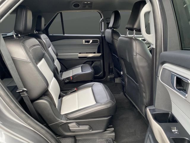 Certified 2022 Ford Explorer XLT w/ Equipment Group 202A image 30