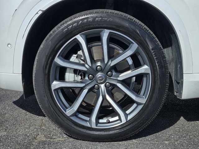 Used 2017 Volvo XC90 T6 Momentum w/ Vision Package image 10