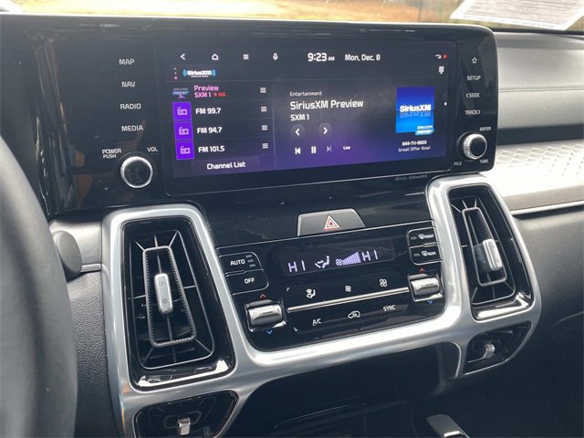 Used 2023 Kia Sorento SX image 28