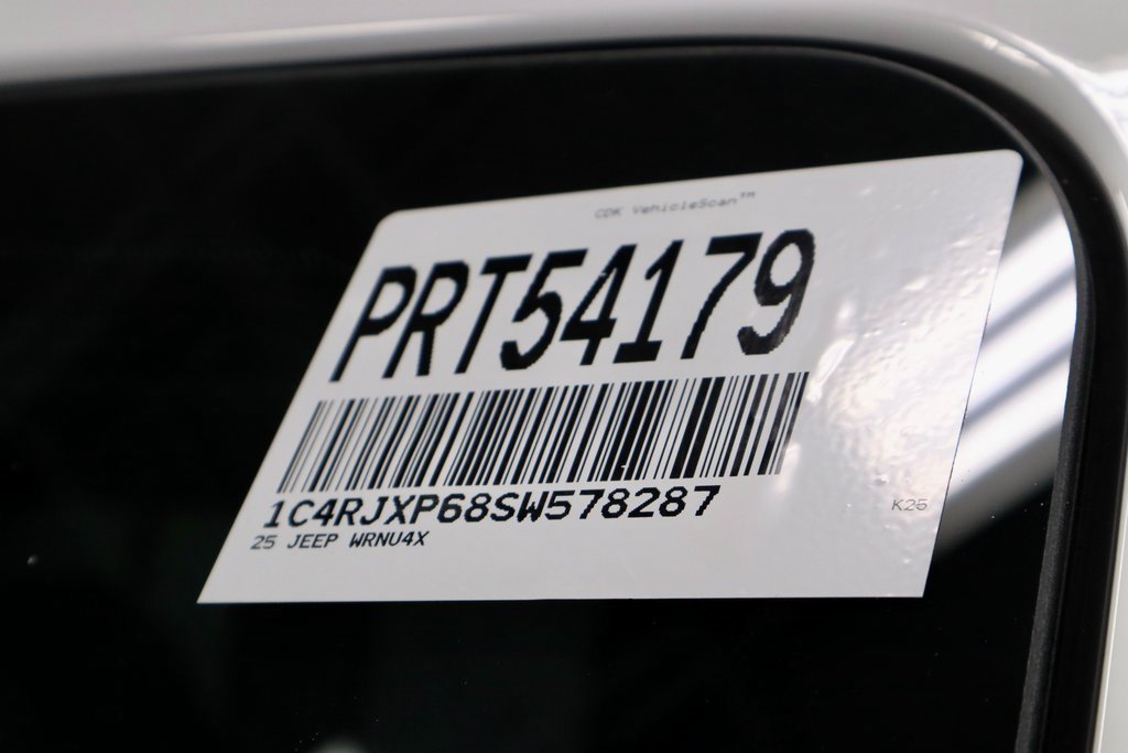 Used 2025 Jeep Wrangler Unlimited Sahara image 34