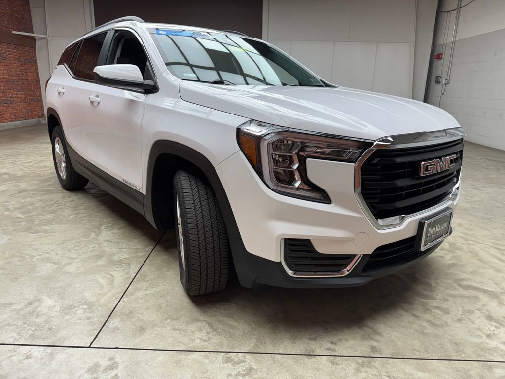 Used 2023 GMC Terrain SLE w/ Driver Convenience Package AWD/4WD image 5