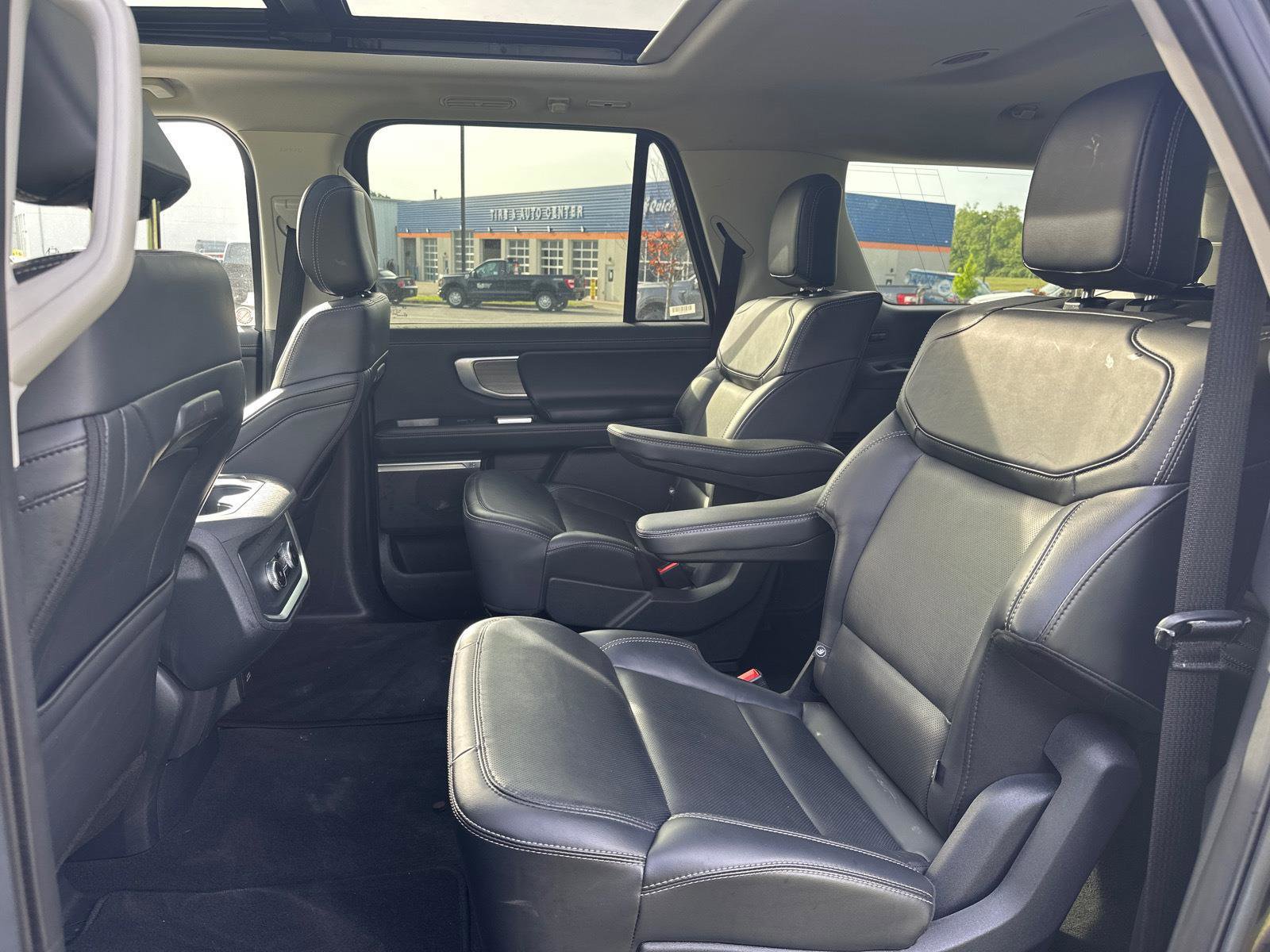 Certified 2025 Ford Expedition Max Platinum AWD/4WD image 7