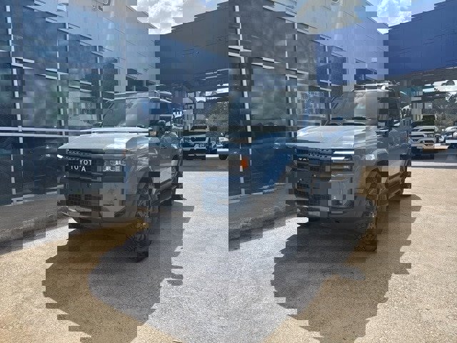 Used 2025 Toyota Land Cruiser image 2