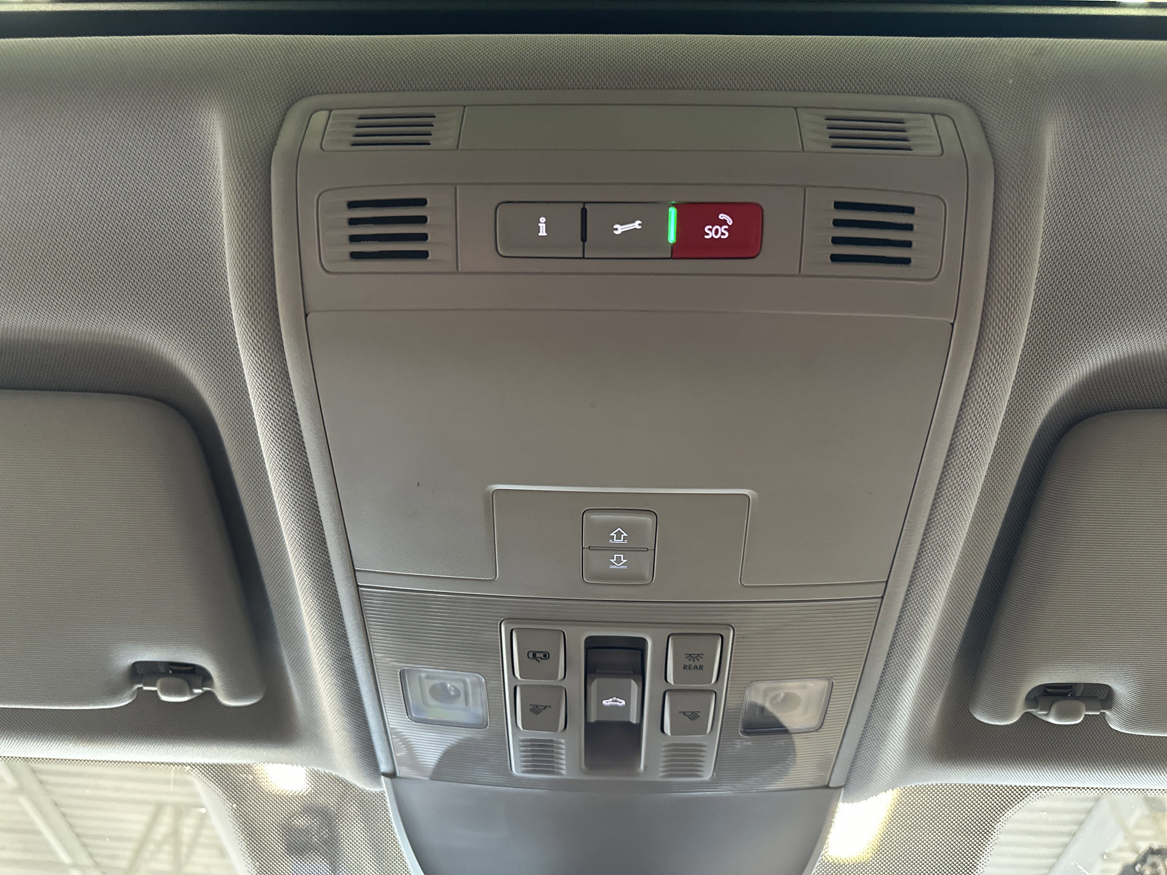 Used 2024 Volkswagen Taos SE image 37