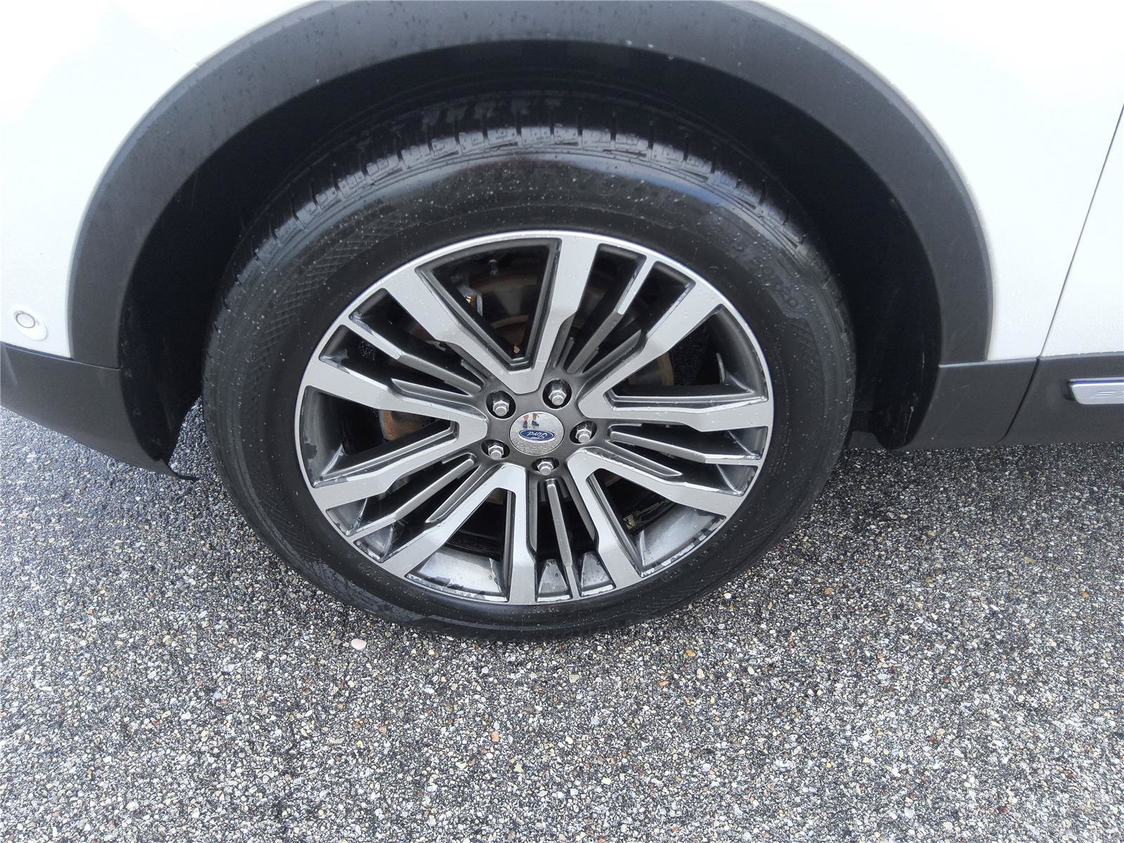 Certified 2017 Ford Explorer Platinum AWD/4WD image 9
