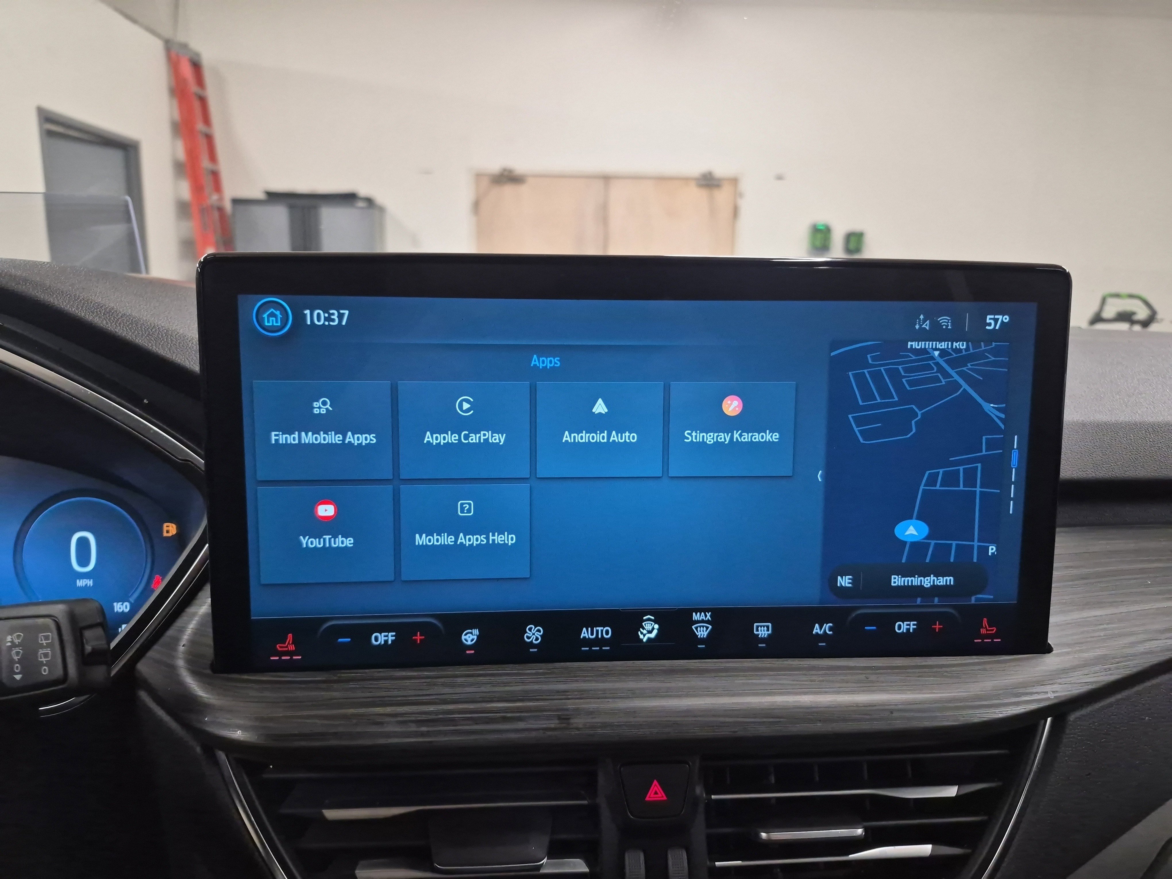 Certified 2025 Ford Escape SE w/ PHEV Premium Package image 36