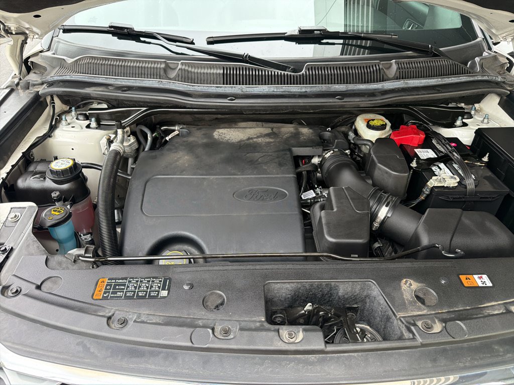 Certified 2017 Ford Explorer Limited AWD/4WD image 4