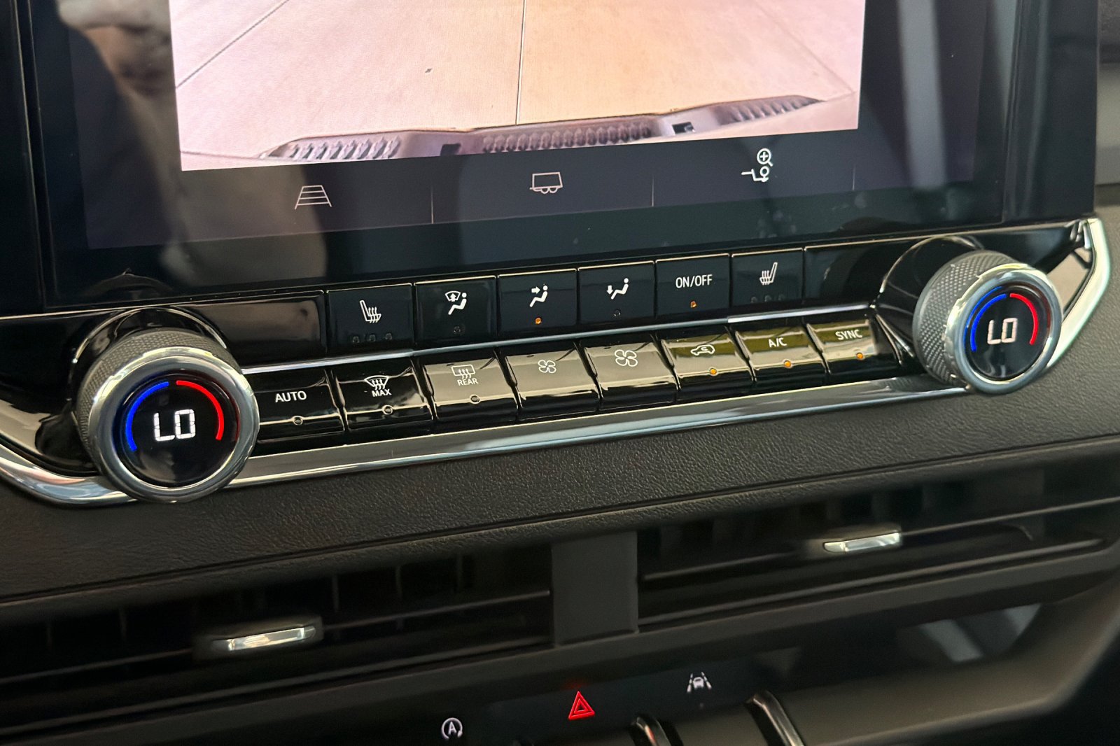 Used 2025 Chevrolet Colorado Trail Boss AWD/4WD image 19