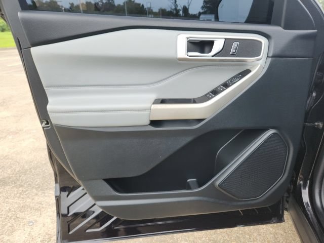 Certified 2022 Ford Explorer XLT w/ Equipment Group 202A AWD/4WD image 27