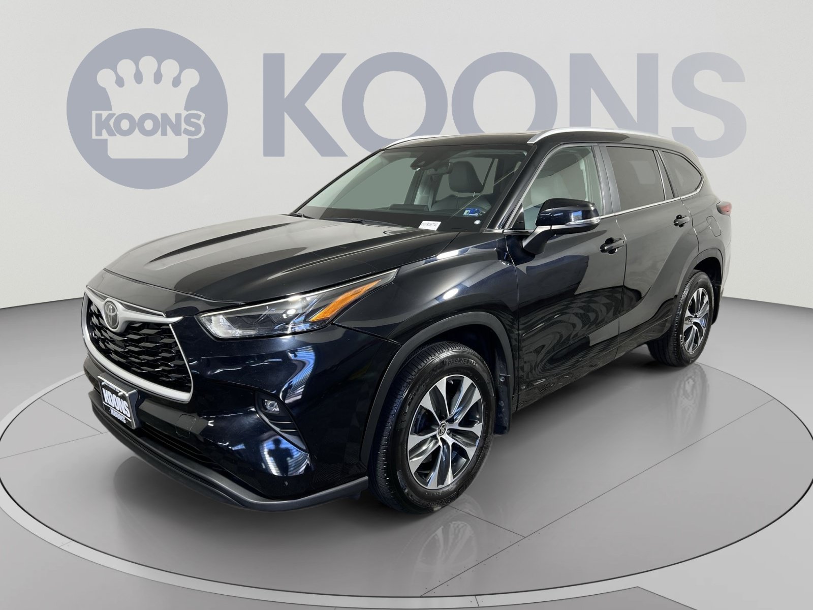Used 2024 Toyota Highlander XLE AWD/4WD image 5