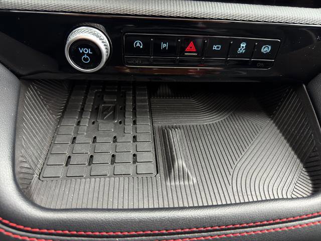 Certified 2025 Ford Explorer ST image 31