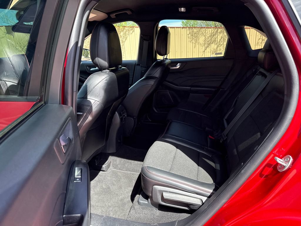 Certified 2025 Ford Escape ST-Line AWD/4WD image 19