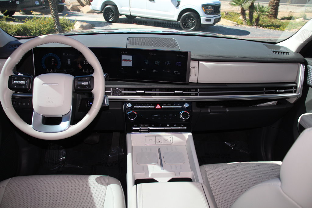 Used 2025 Hyundai Santa Fe SEL AWD/4WD image 19