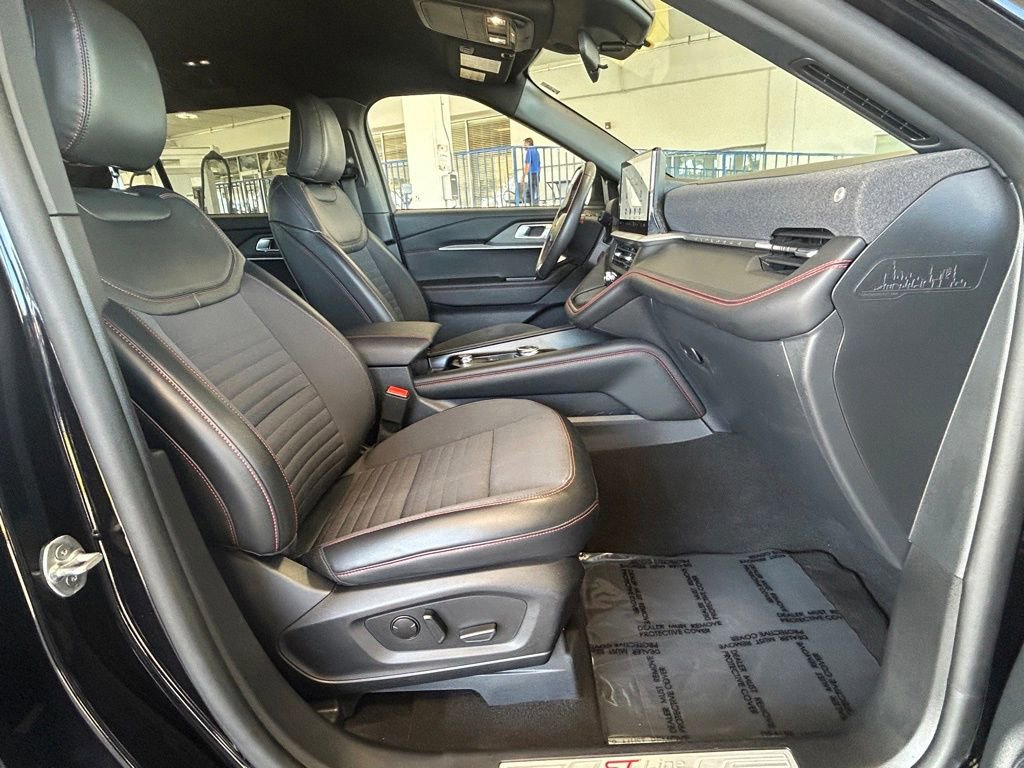 Certified 2025 Ford Explorer ST-Line image 22