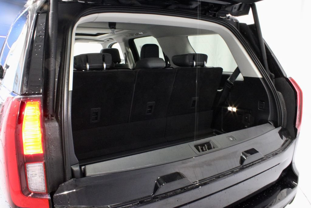 Certified 2025 Ford Expedition Active AWD/4WD image 13