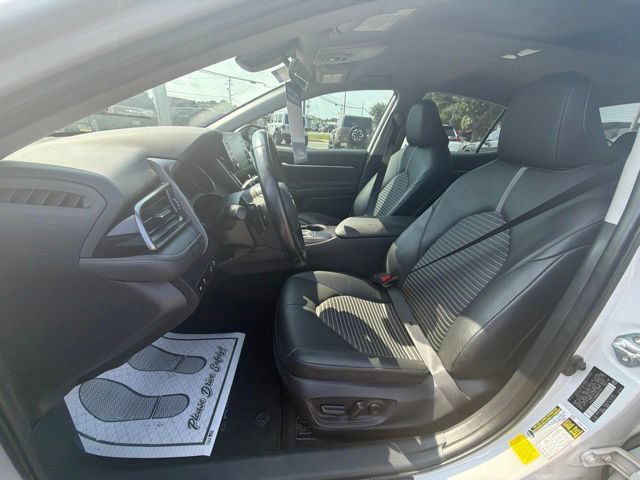 Used 2022 Toyota Camry SE FWD image 16