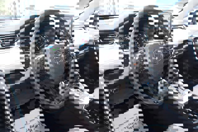 Used 2022 Toyota RAV4 XLE image 15