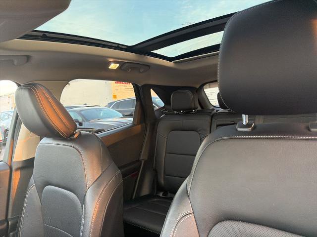 Certified 2020 Ford Escape Titanium w/ Titanium Premium Package 2.0 image 17