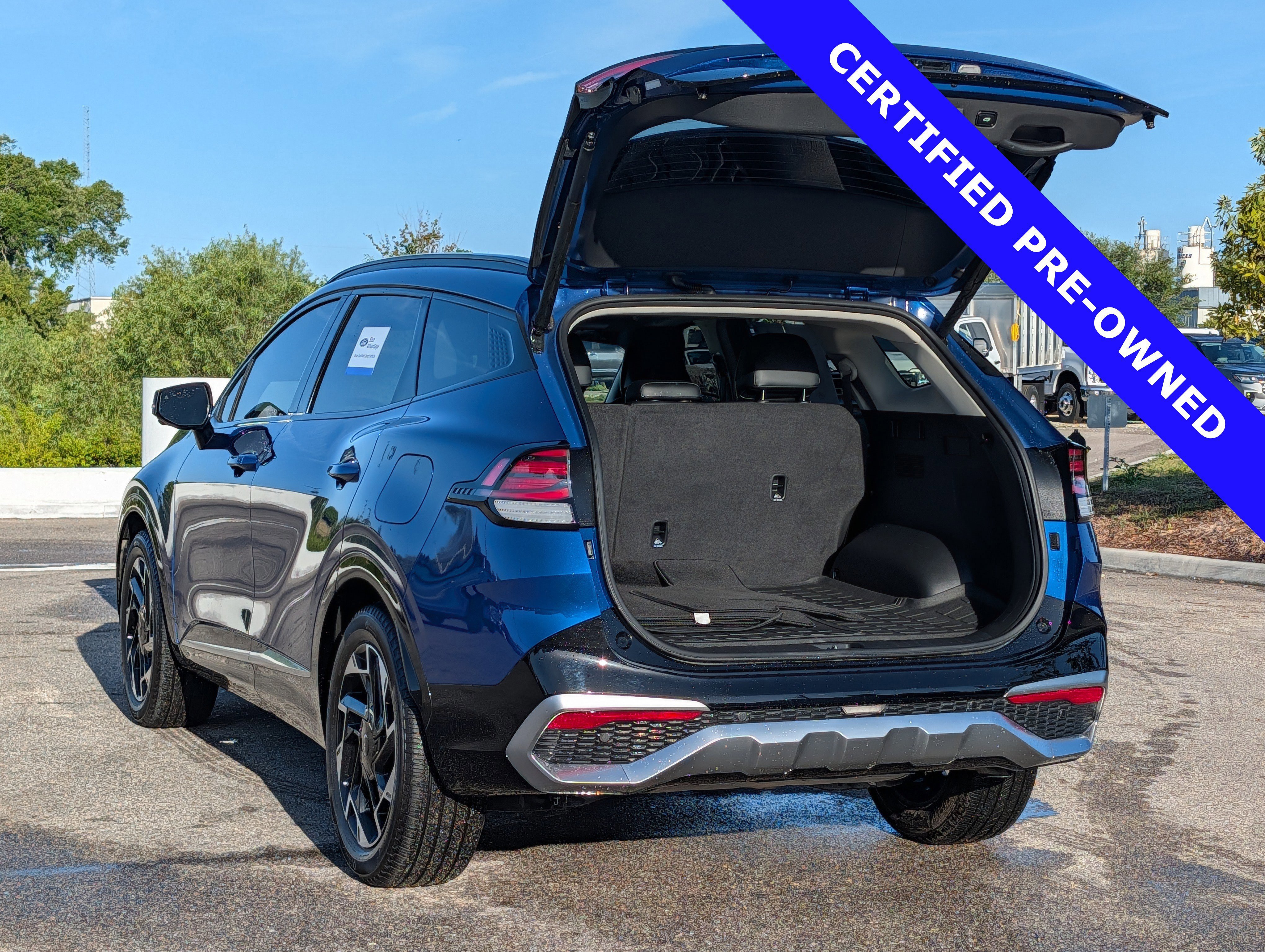 Used 2024 Kia Sportage SX image 3