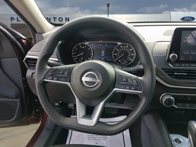 Used 2025 Nissan Altima 2.5 SV FWD image 12