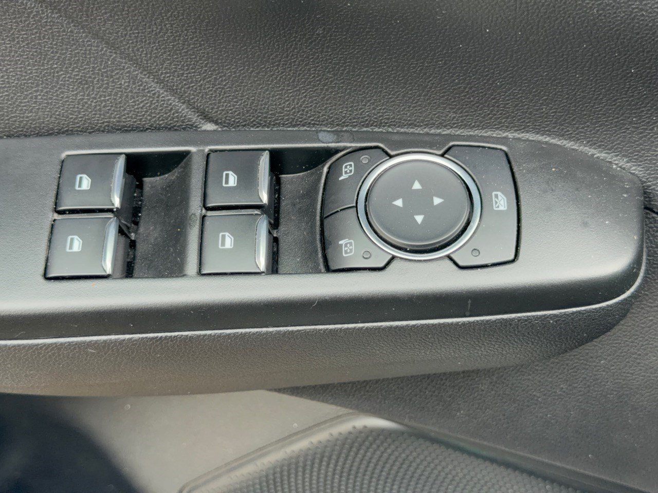 Certified 2025 Ford Escape Active FWD image 15
