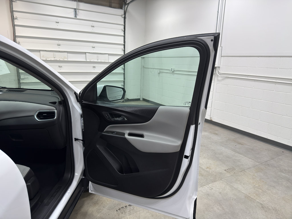 Used 2024 Chevrolet Equinox LT FWD image 19