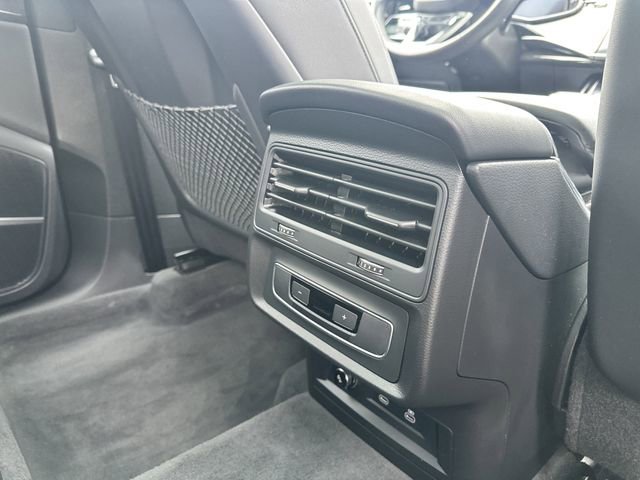 Used 2022 Audi Q7 3.0T Premium Plus w/ Premium Plus Package AWD/4WD image 39