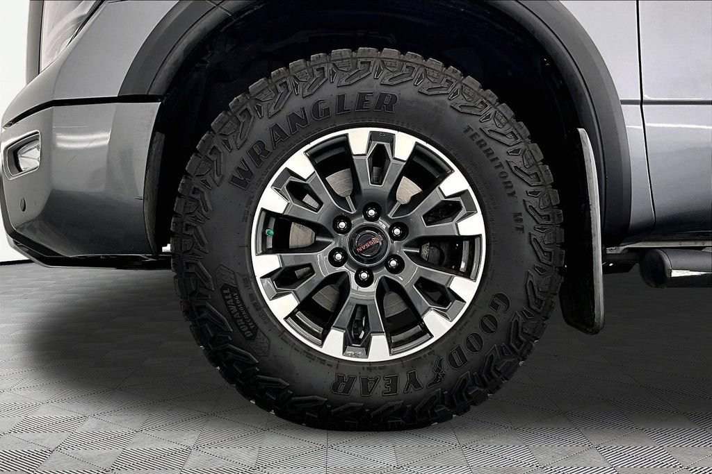 Used 2021 Nissan Titan PRO-4X w/ Pro-4x Convenience Package AWD/4WD image 9