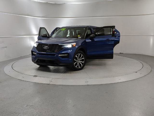 Certified 2022 Ford Explorer ST image 2