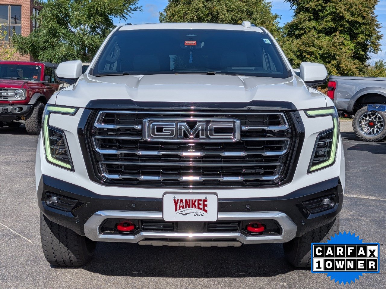 Used 2025 GMC Yukon AT4 w/ AT4 Premium Package AWD/4WD image 8