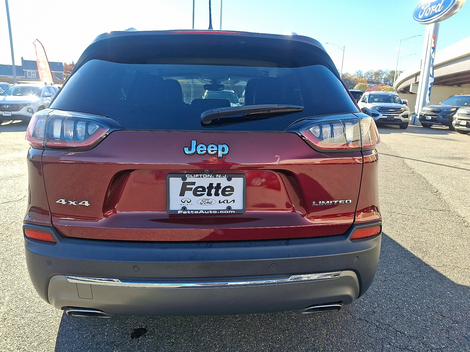 Used 2019 Jeep Cherokee Limited image 3