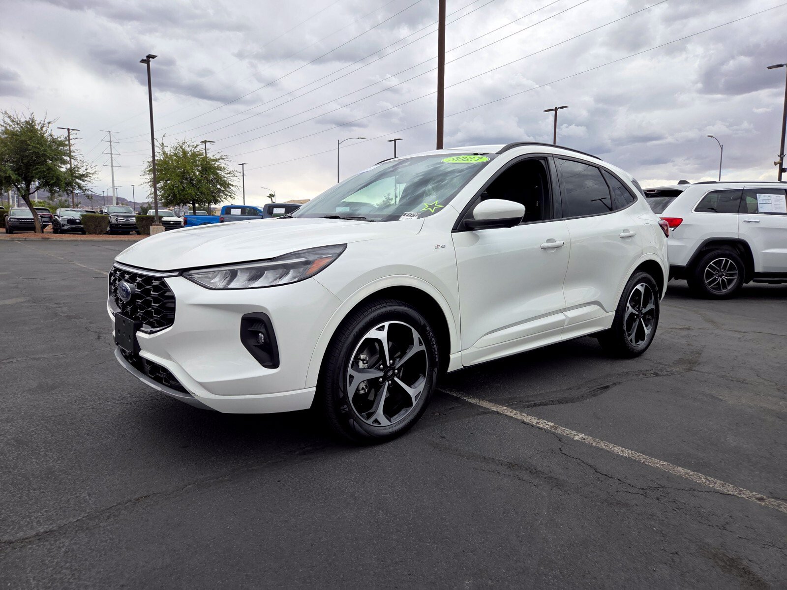 Certified 2023 Ford Escape ST-Line Select w/ Tech Pack #2 AWD/4WD image 2