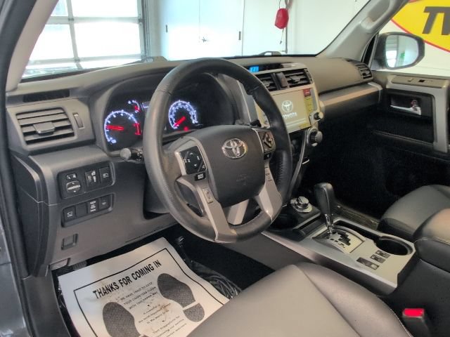 Used 2022 Toyota 4Runner SR5 Premium w/ Moonroof Package AWD/4WD image 10