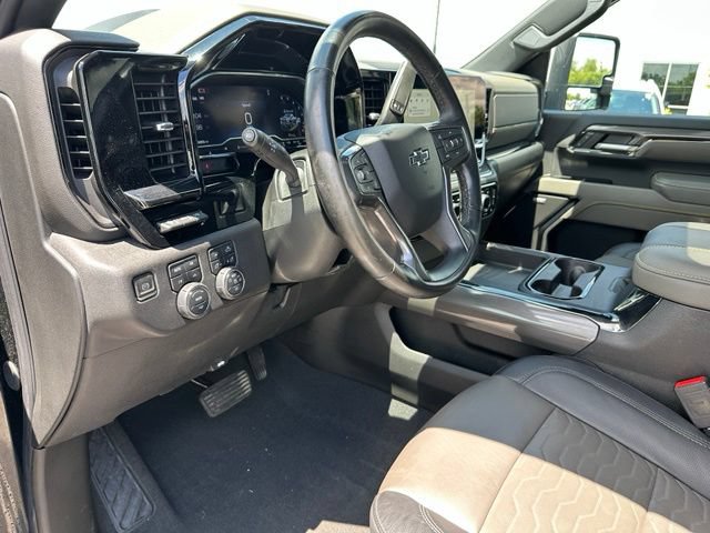 Used 2024 Chevrolet Silverado 2500 ZR2 w/ Technology Package AWD/4WD image 17