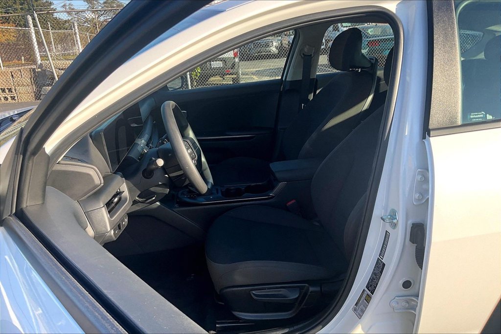 Used 2026 Kia K4 FWD image 24