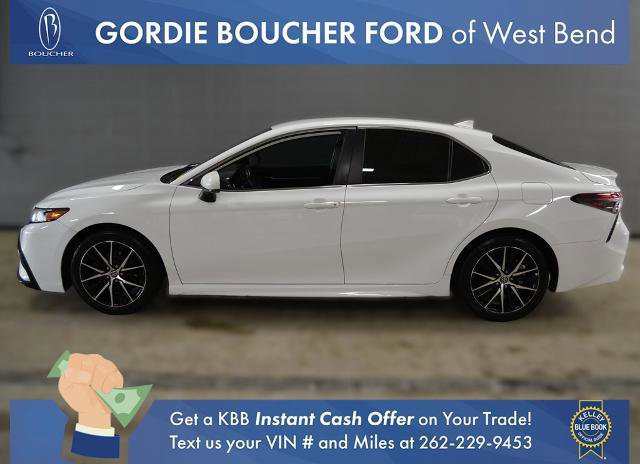 Used 2021 Toyota Camry SE image 2